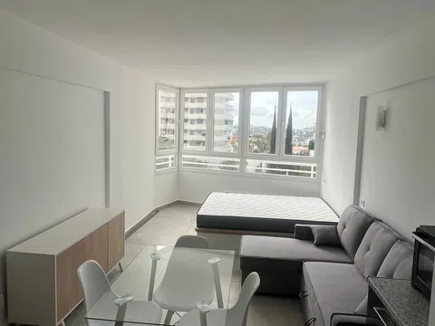 Estudio en calle de Saridakis, 1