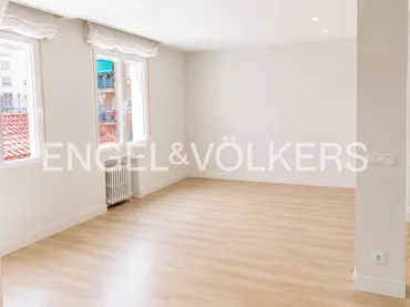Piso en  Meléndez Valdés - Foto 1