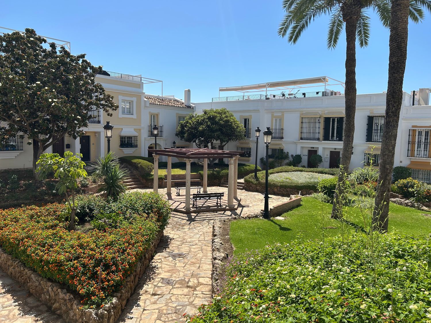 Chalet adosado en Aloha Pueblo, 120, Aloha - Foto 18
