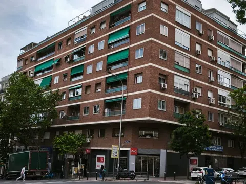 Piso en avenida de Menéndez Pelayo, 38