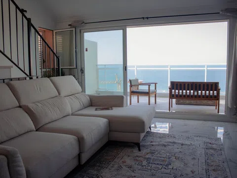 Chalet adosado en calle Azahar, 14  a