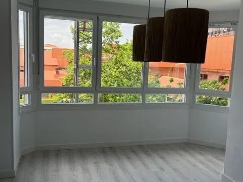 Piso en calle Juan XXIII, 3