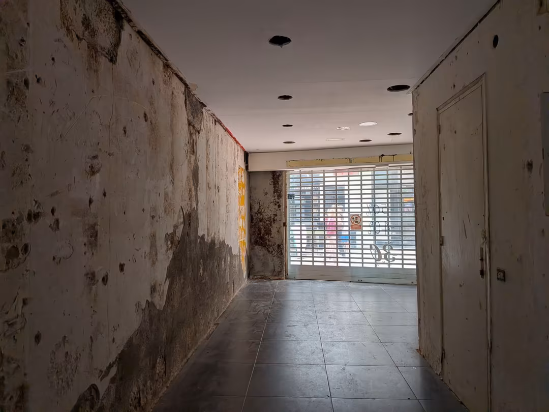 Local comercial en  Carrer de les Parellades 29 - Foto 5