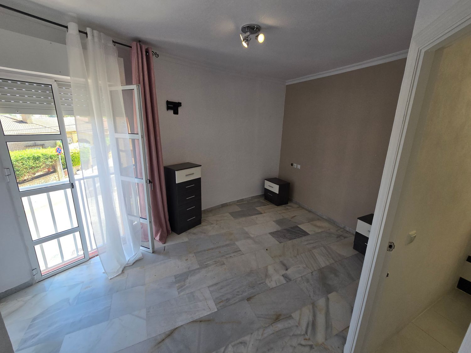 Chalet pareado en Gines - Foto 5