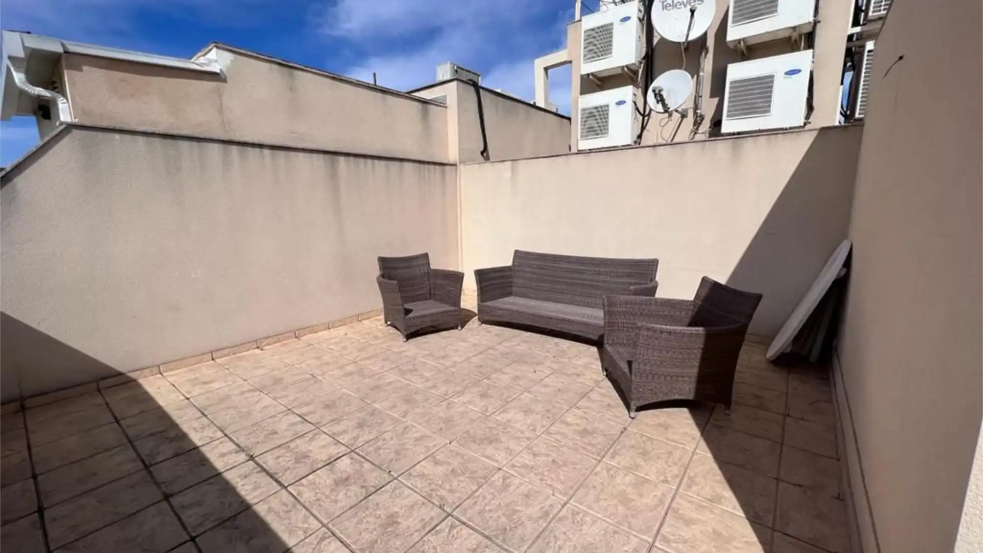 Piso en  Avenida Don Juan de Borbon 98 - Foto 4