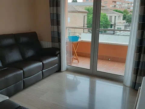 Piso en plaza de la Ciudad de los Cármenes, 2