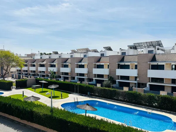 Chalet adosado en Avenida de la Libertad, 8, Arco norte - Avda España - Foto 1