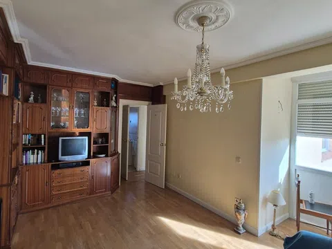 Piso en calle de San Pedro de Cardeña, 4