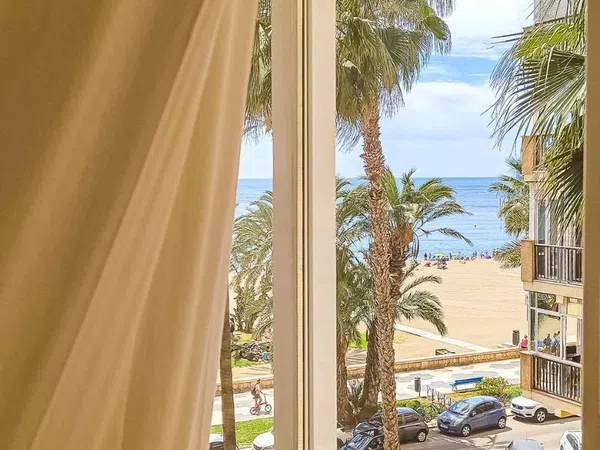 Piso en calle Pintor Casilari Roldán, 1 - Foto 1