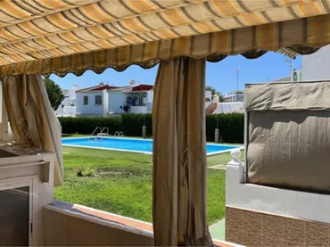 Chalet en ALQUILER NO VACACIONAL - Foto 1