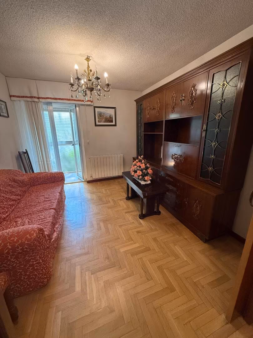 Piso en  Calle de Navalmoral de la Mata 66