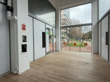 Local comercial en  Carrer Ernest Lluch 9 - Foto 2