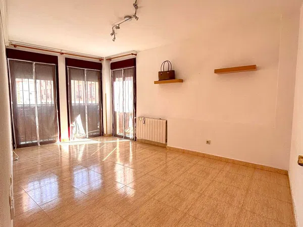 Piso en Calle Laureano Montero - Foto 1