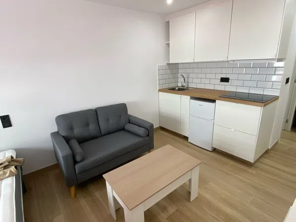 Estudio en calle Zamora, 80