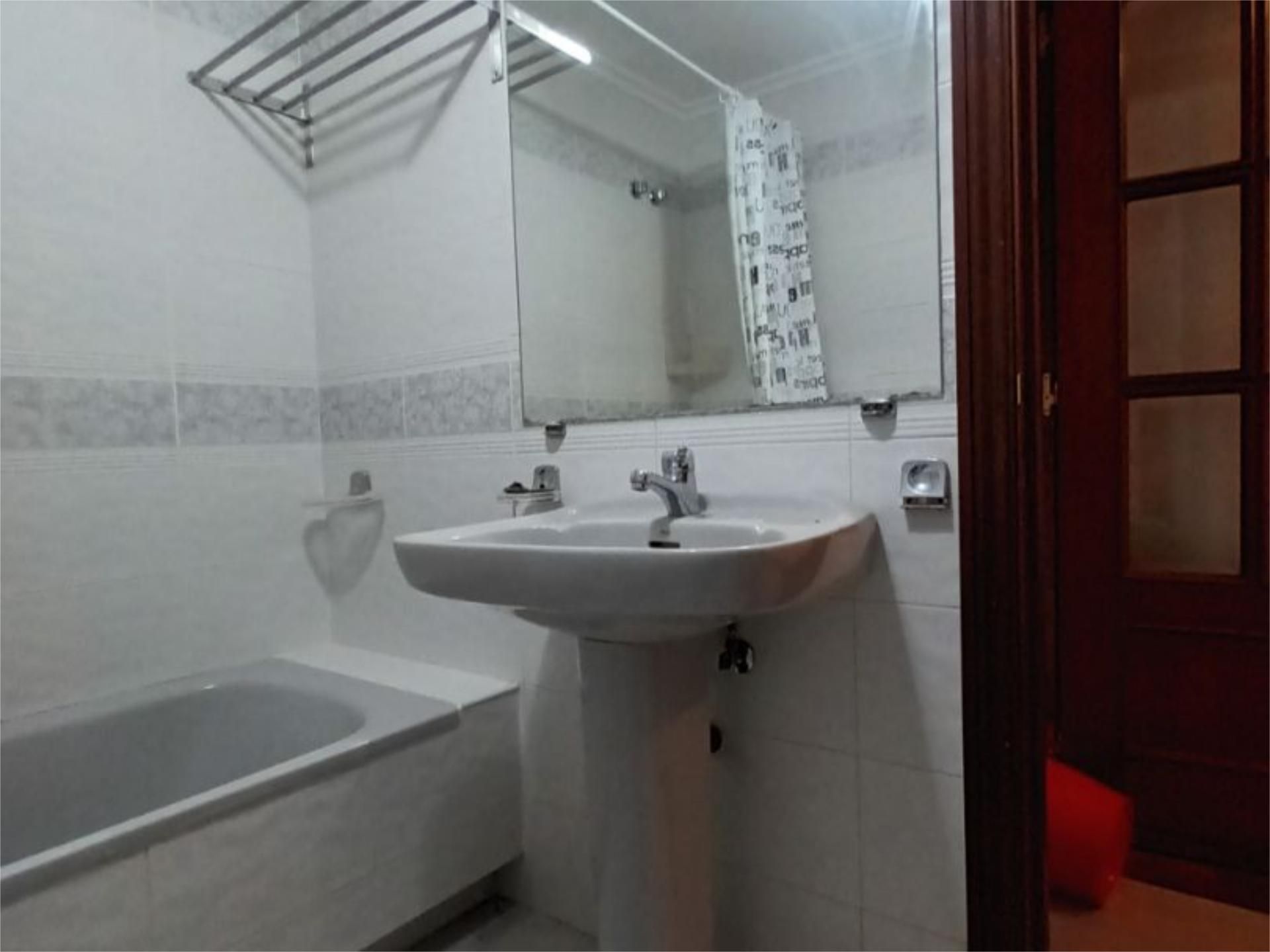 Piso en  Avenida de Castelao 54 - Foto 24