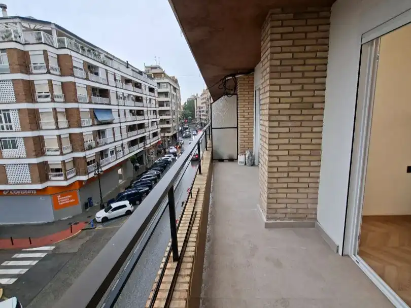 Piso en  Calle Duque de Tamames 43 - Foto 3