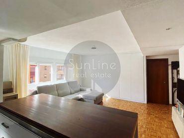 Piso en  Carrer de Polo y Peyrolón - Foto 1