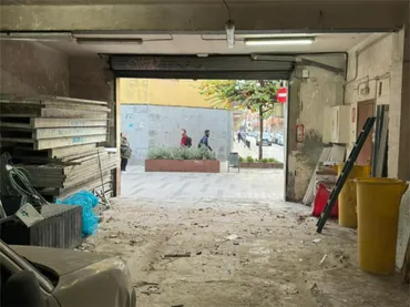 Local comercial en  Carrer de la Verge de Montserrat 28 - Foto 4