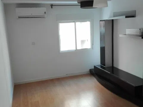 Piso en calle de Eugenio Sellés, 5