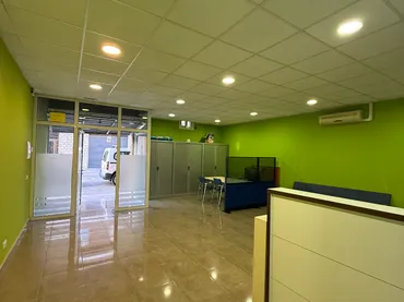 Local comercial en Terrassa - Foto 2
