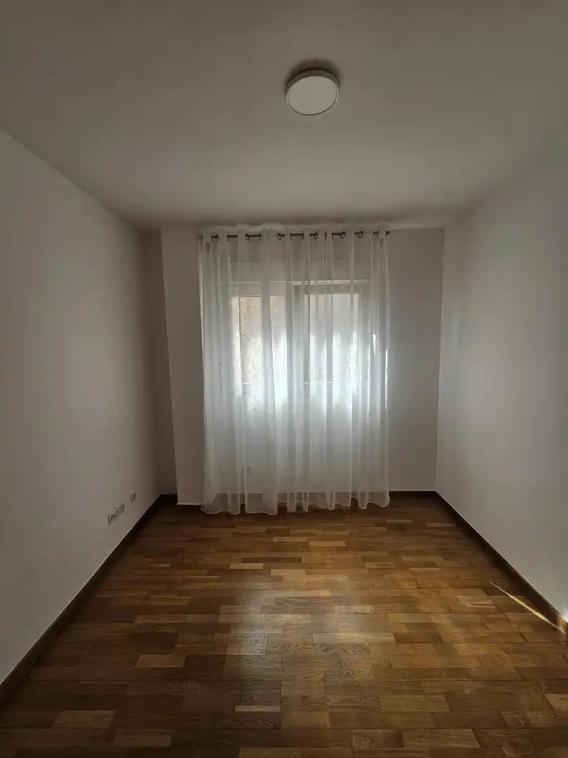 Piso en  Calle Doctor Alfonso Chiscano Díaz 8 - Foto 4