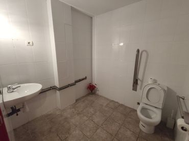 Local comercial en  Carrer de Justa Goicoechea 8 - Foto 6