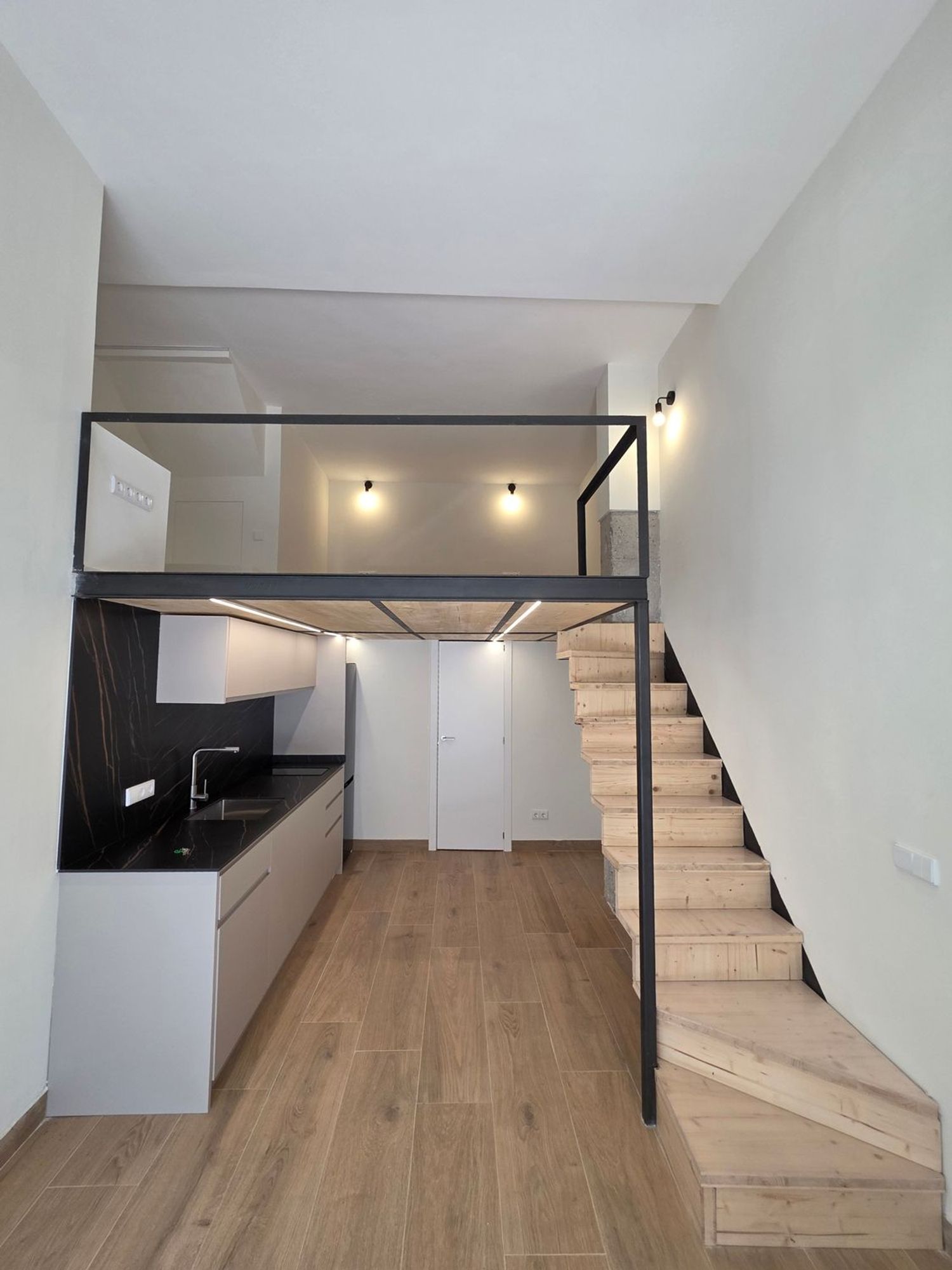 Estudio en calle de Juan de Garay, 6 - Foto 1