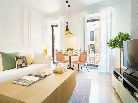 Piso en calle de Salvador Alonso, 10