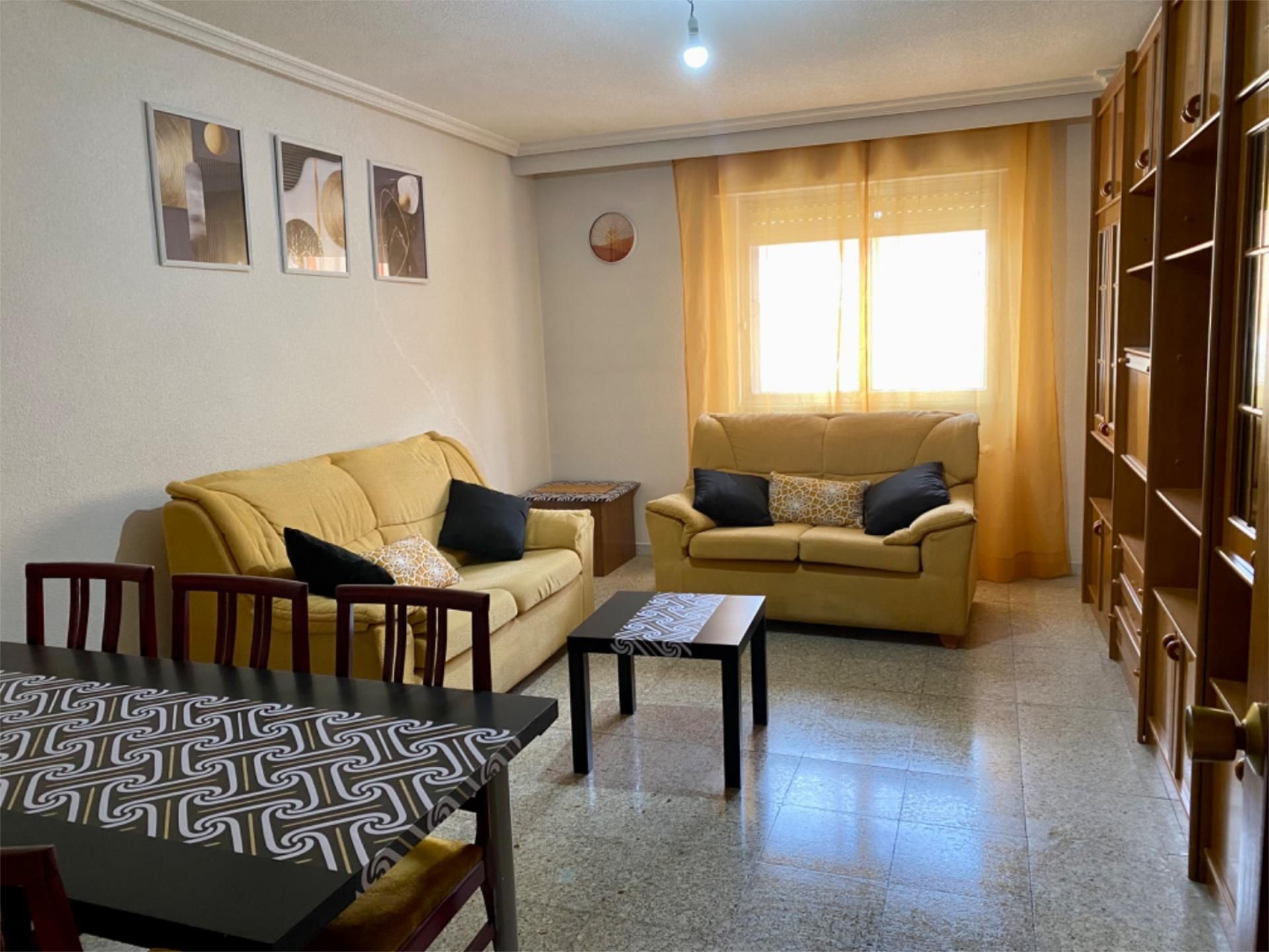 Piso en  Calle Tomillar 8