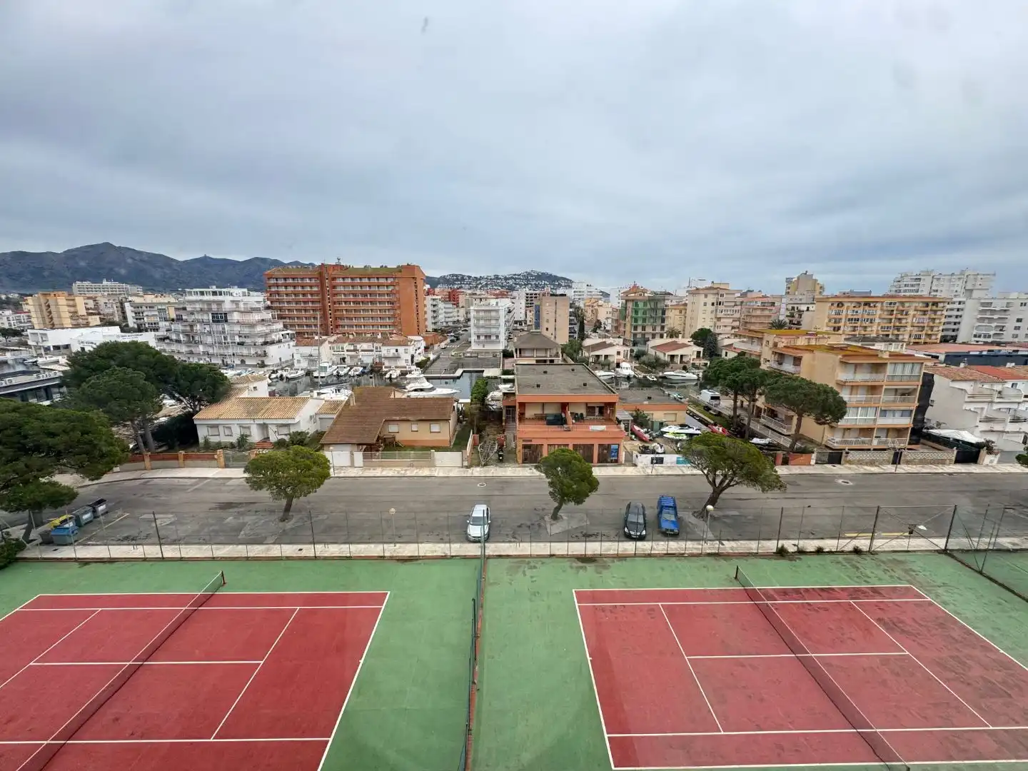Piso en  Carrer del Cap Norfeu 45 - Foto 9