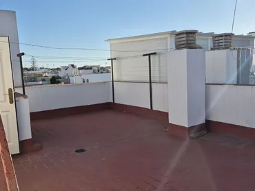 Casa adosada en  Carretera de Camposoto 1 - Foto 16