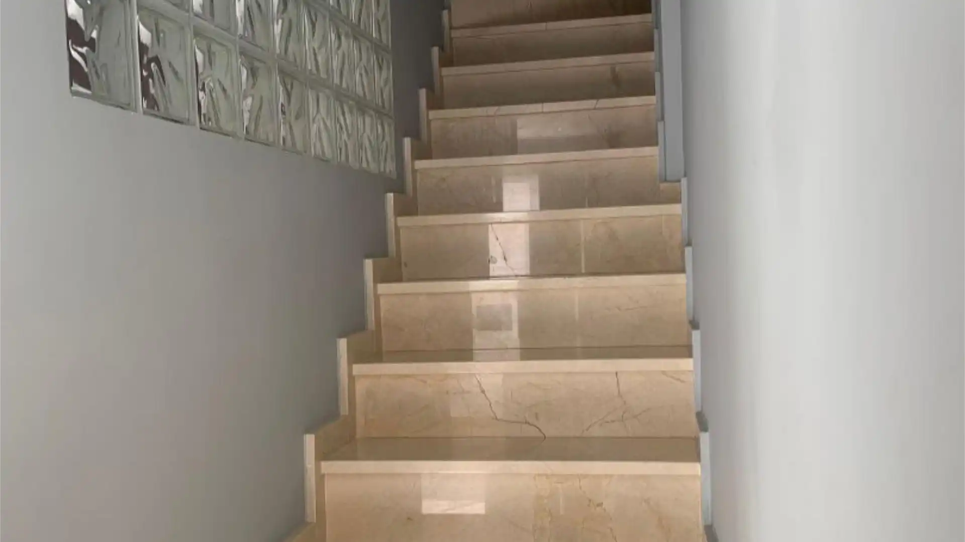 Casa adosada en  Calle de la Hijuela 19 - Foto 19