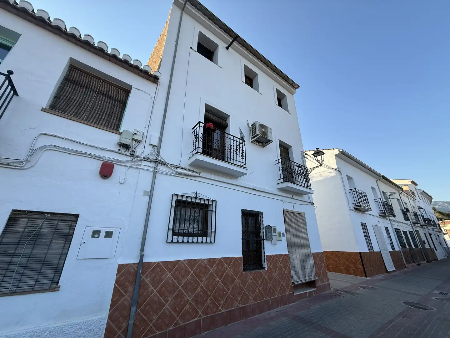 Casa adosada en  Calle del Duque de Manda 19 - Foto 2