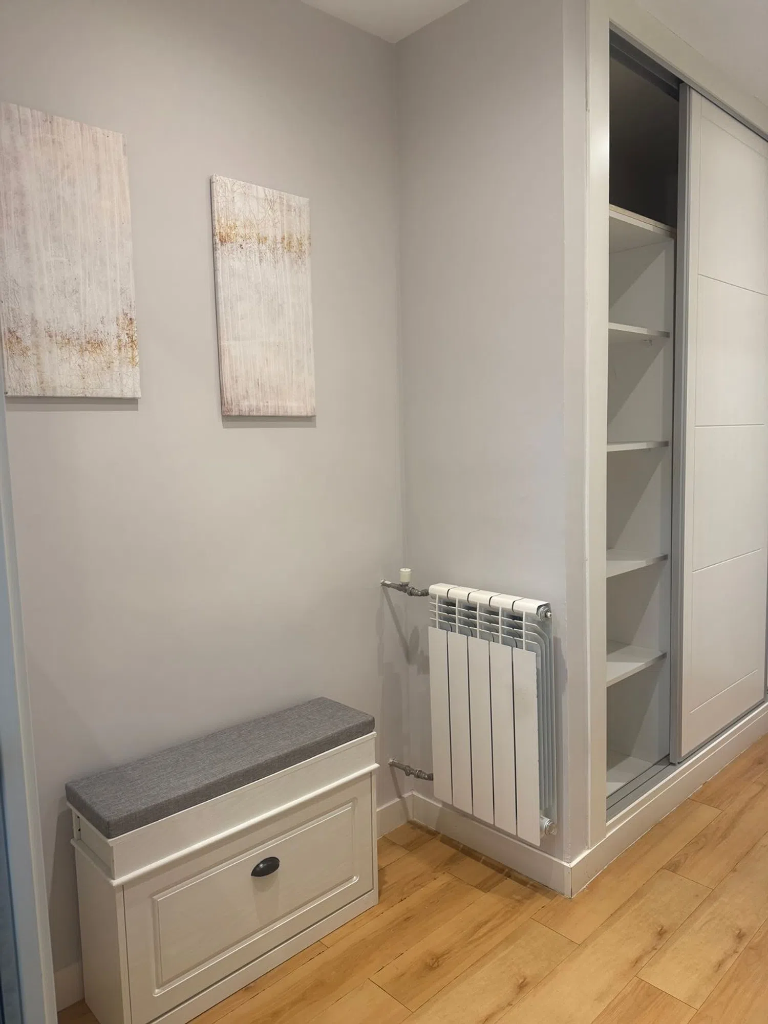 Piso en avenida de los Reyes de España, 26 - Foto 2