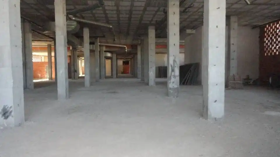 Local comercial en  Calle Alfa - Foto 2