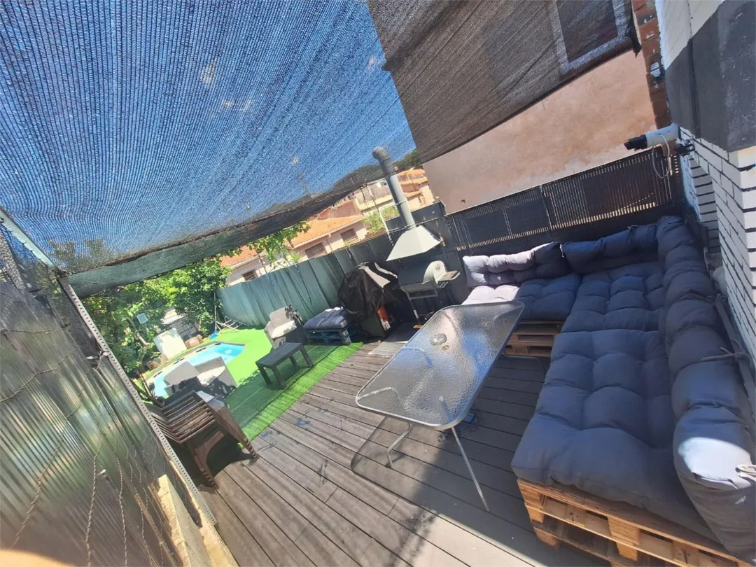 Casa adosada en  Carrer de Còrdova 242 - Foto 3