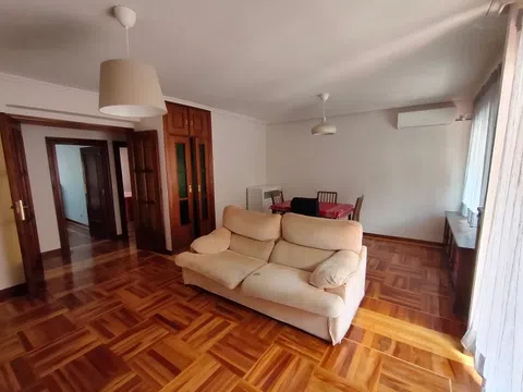 Piso en avenida de Carabanchel Alto, 56