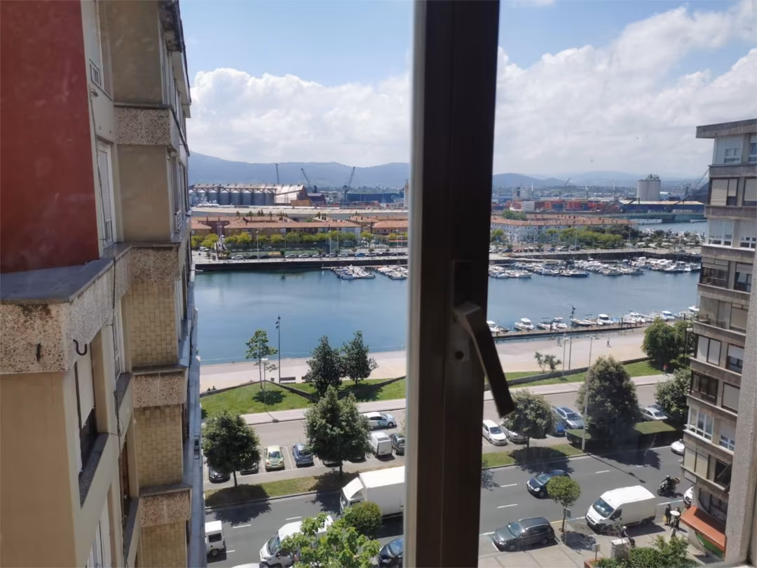 Piso en  Calle Marqués de la Hermida 8 - Foto 24