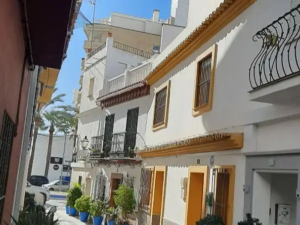 Casa adosada en  Calle Lucero 14 - Foto 2