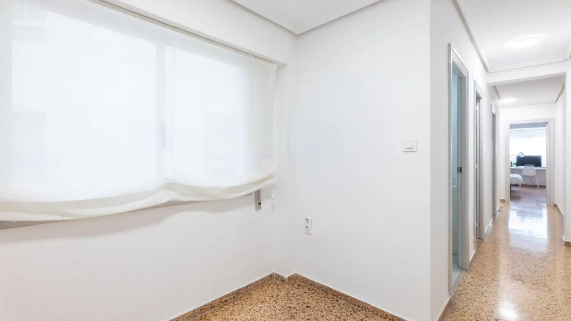 Piso en  Carrer de Yecla 19 - Foto 4