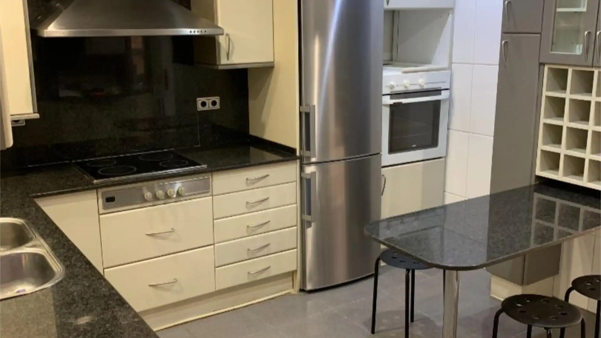 Piso en  Carrer Historiador Josep Lladonosa 2 - Foto 3