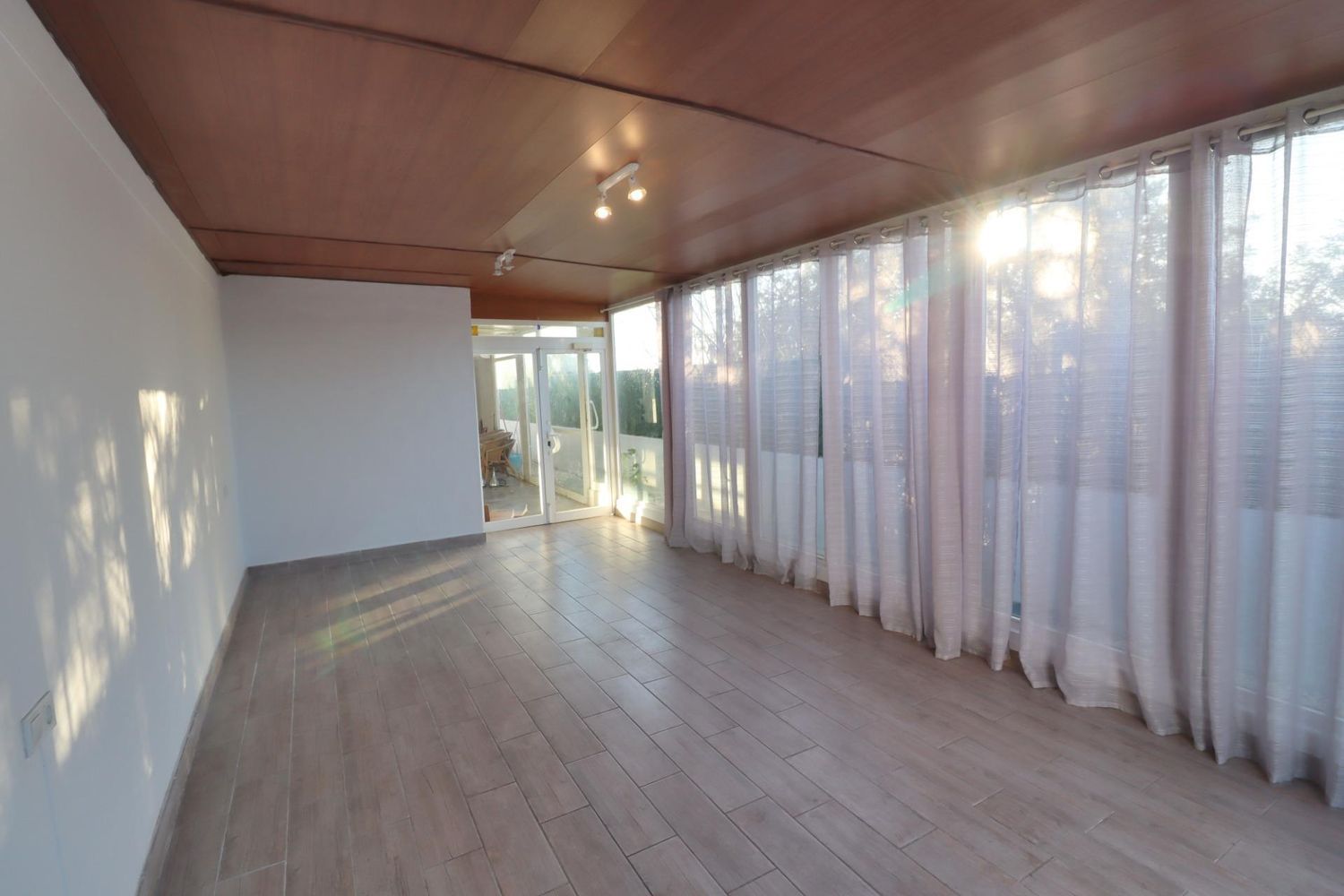 Chalet pareado en Calle Riu Turia - Foto 9