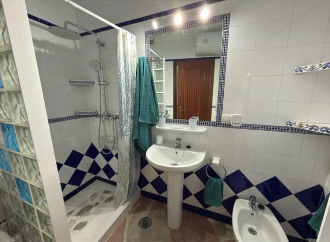 Apartamento en Se Alquila en Carmona/Zona del Real - Foto 2