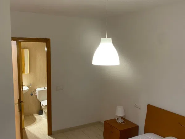 Casa independiente en calle de la Reina Sança de Nàpols, 4