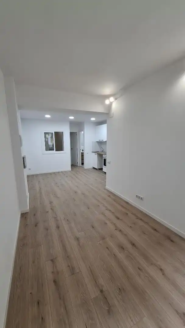 Estudio en  Carrer de Petrarca 20 - Foto 5