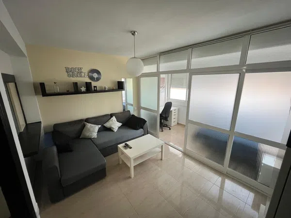 Estudio en calle la colina, 166
