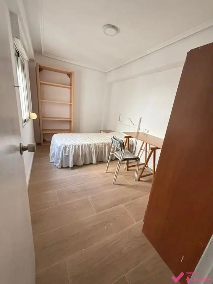 Piso en  calle d'Emili Baró - Foto 16