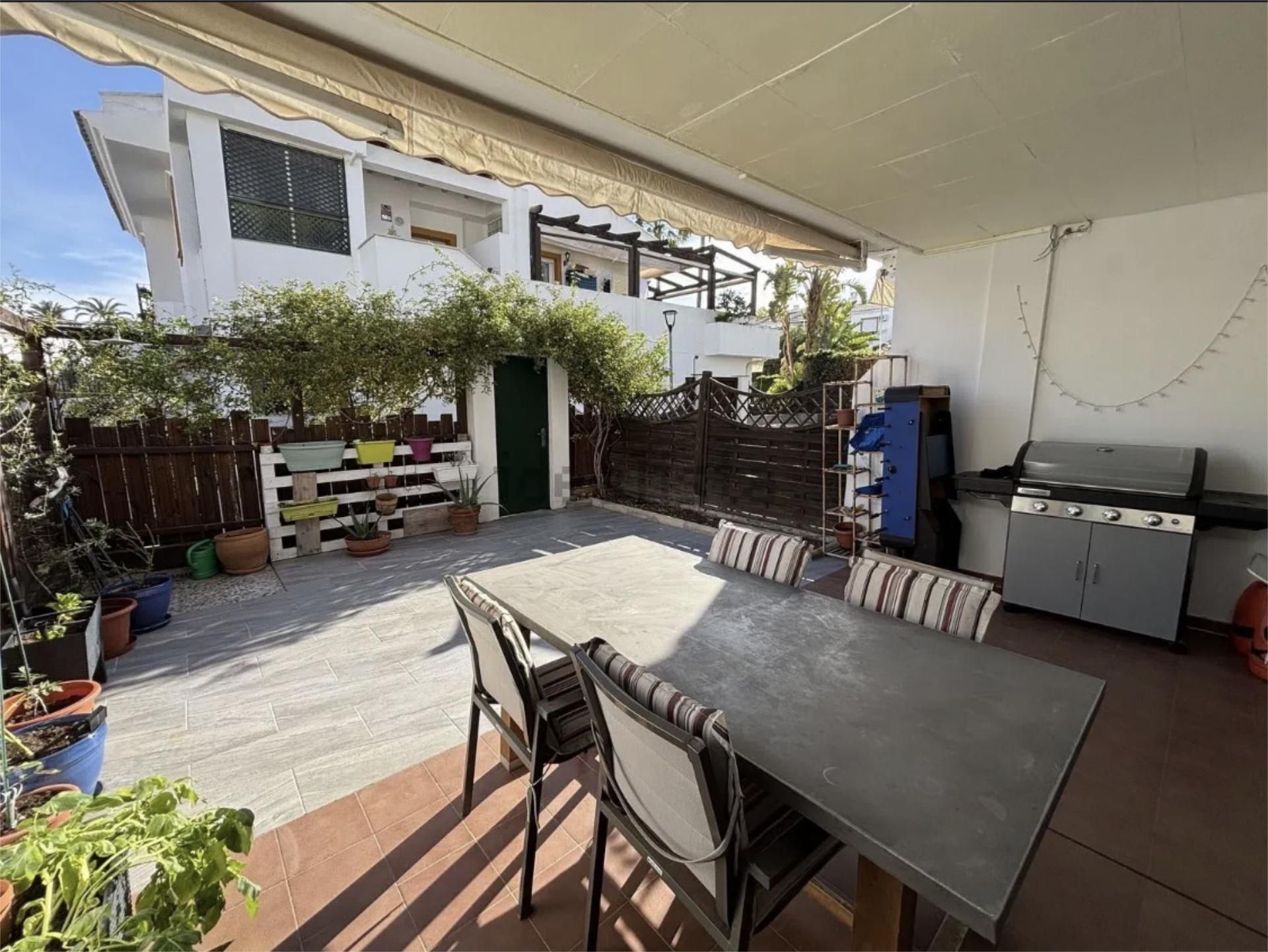 Casa adosada en  Avenida Conrado Albaladejo 39 - Foto 2