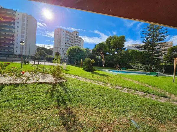 Piso en avenida de Cataluña, 25