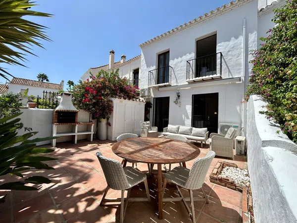 Chalet adosado en Calle Aries, 14 - Foto 1